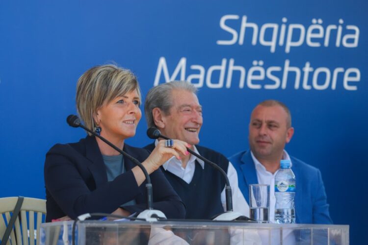 Deputetja italiane: Ndryshoni me votën tuaj fatin e Shqipërisë, jemi përkraj jush