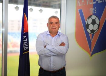 Vllaznia zyrtarizon trajnerin e ri