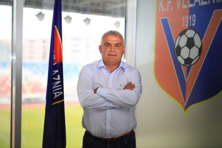 Vllaznia zyrtarizon trajnerin e ri