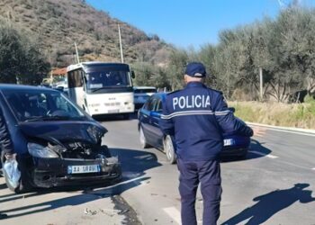 Aksident i rëndë në Elbasan, lëndohen 3 oficerë policie