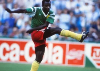 Futbolli në zi! Ndahet nga jeta ish-sulmuesi i njohur afrikan, i shënoi golin e famshëm Anglisë