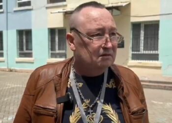 Incidenti në Pogradec/ Pas konfliktit në QV, nipërit e 63-vjeçarit i shkojnë në shtëpi komisionerit, i rrahin gruan dhe djalin