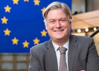 Eurodeputeti: Rama, një kryeministër që përfaqëson “turpin e vendit”