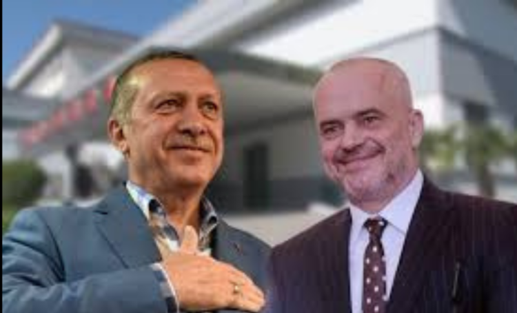 Turqit marrin në dorë menaxhimin e spitaleve/ Trajtohen si pashallarë, ja si e refuzojnë hotelin në Durrës