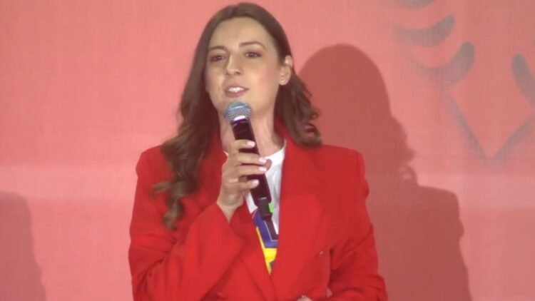 Zegjine Çaushi ironizon Gazment Bardhin: Gazo ka dal deti këtu, ti s’di as not