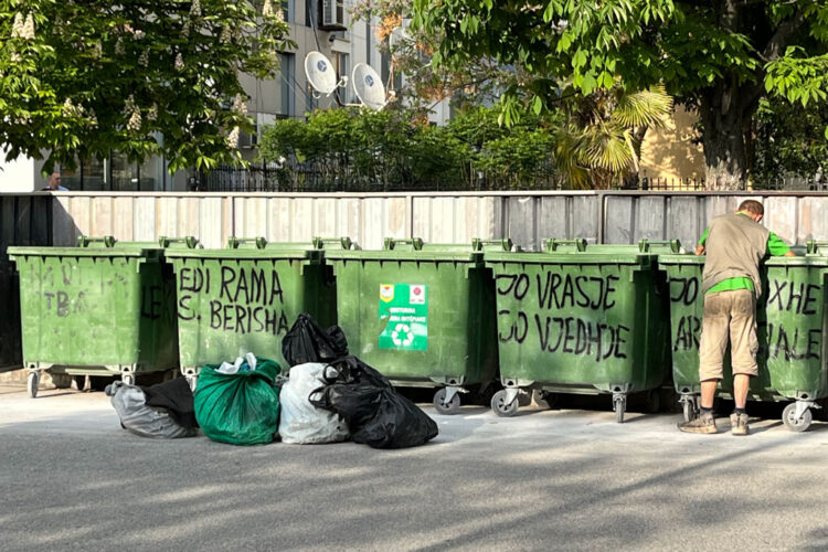 Zgjedhje nën hijen e patronazhistit në Fier