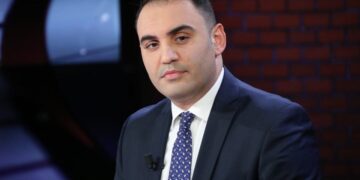 ‘Berisha mund të vizitojë SHBA-në’, reagon Këlliçi: Të fala Sorosit!