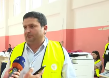 Kreu i QV në Vorë e konfirmon: Shoferi i Xhabaftëve përdori badge fallco si vëzhgues