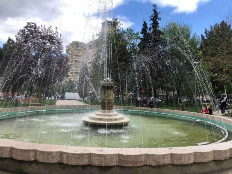 Në qarkun e plakur të Korçës, qytetarët votojnë për inerci