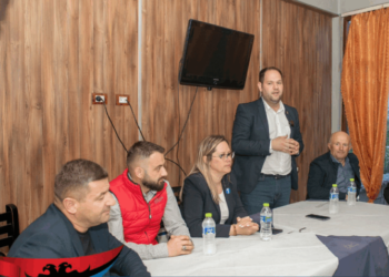 Kandidatët e PD në Korçë akuzojnë njëri-tjetrin: Nuk çirrej për partinë, por për…