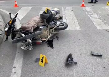 E RËNDË/ Motori doli nga rruga, humb jetën i moshuari!