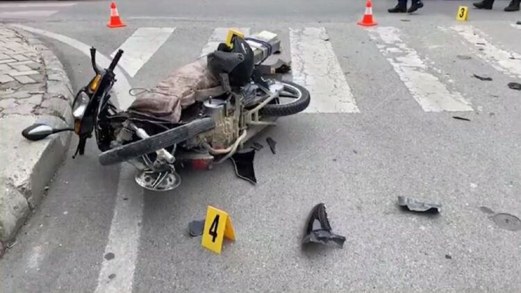 E RËNDË/ Motori doli nga rruga, humb jetën i moshuari!