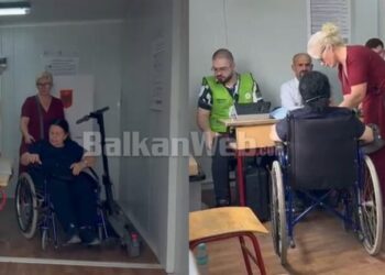 VIDEO/ Në Yzberisht votohet në kontenier, personat me aftësi të kufizuar probleme më infrastukturën