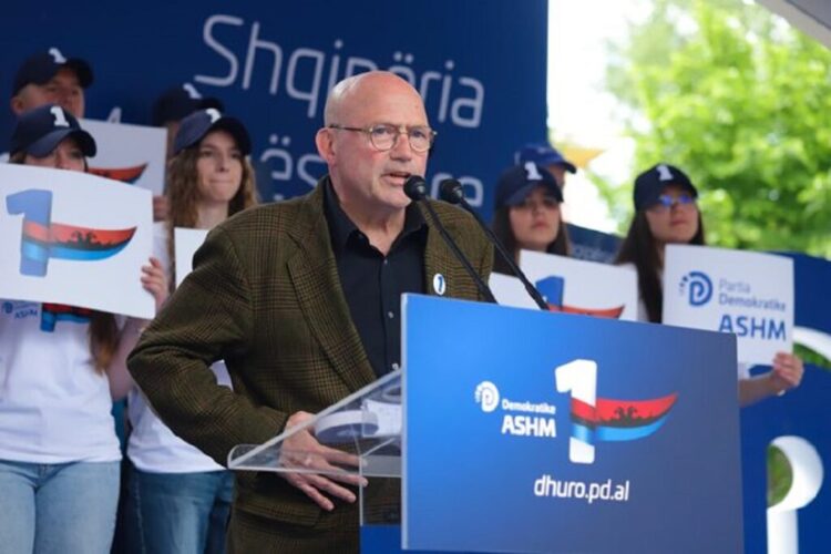 Këshilltari i LaCivita: Nuk kam njohur asnjë politikan që ka punuar më shumë se Berisha