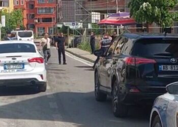 Përplasja me armë në Laç, ndërron jetë te spitali i Traumës 24-vjeçari i plagosur