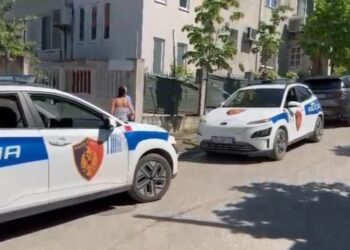 Tiranë/ 23-vjeçarja tenton t’i japë fund jetës, duke u hedhur nga pallati