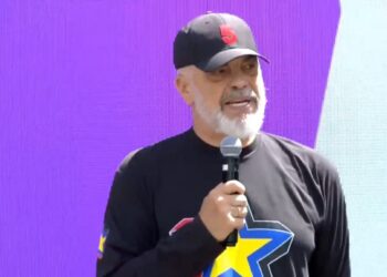 “Rama ik”/ Kryeministrit i ndërpresin fjalimin në Krujë: Vdeksha unë për ty, o hudhër!