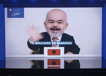 VIDEO/ Rama bën “show” edhe në Samit, i kthen liderët e BE-së në kukulla