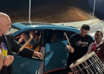 Babai gërmon për të birin, shteti gërmon për vota!