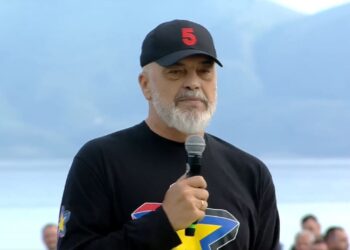 Ramanga Vlora me premtime që nuk i beson as vetë: Në aeroport do punësohen mbi 1000 persona