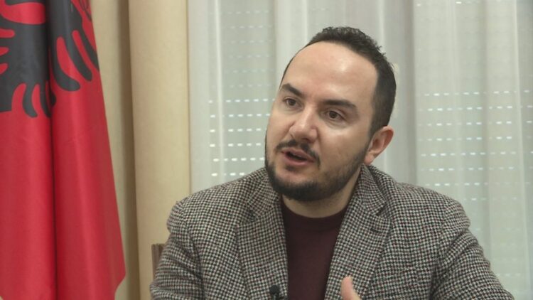 Intervista/ Salianji flet nga burgu: Vetëm pjesëmarrja masive në votim e rrëzon bandën e Edi Ramës