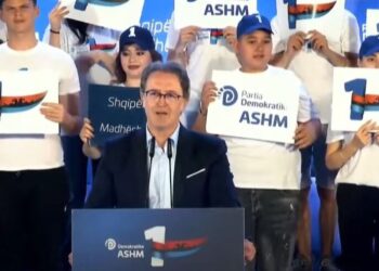 Alizoti akuza Ramës: Vuri në Tiranë një kullë me formën e kokës së tij