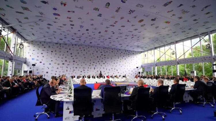 Evropianë, na e keni shpifur!