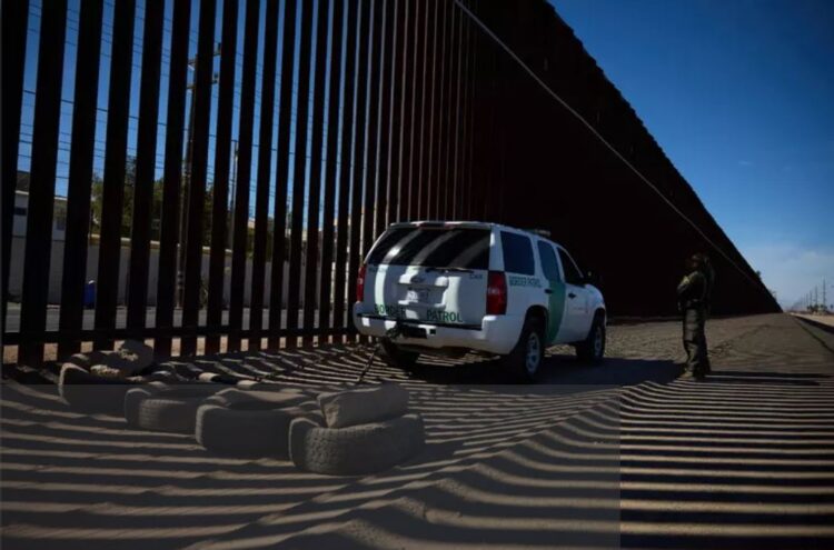 SHBA/ Ndalimi i emigrantëve të paligjshëm, krijohet zonë e re ushtarake në kufirin me Meksikën