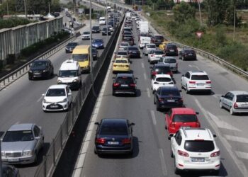 Trafik i rënduar në autostradën Tiranë-Durrës, nga Qafa e Kasharit deri në hyrje të Vorës