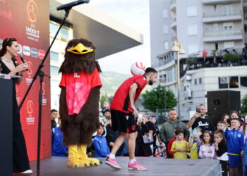 Euro U-17 mbërrin në Elbasan, FSHF organizon event promovues me qindra fëmijë e qytetarë