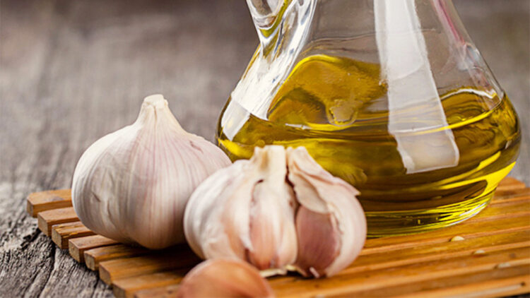 Problemet që shkakton dylli i veshit, ja disa nga metodat natyrale për ta pastruar