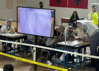 Numërohen 222 kuti nga 1282 në Tiranë, ja si ndahen votat mes forcave politike