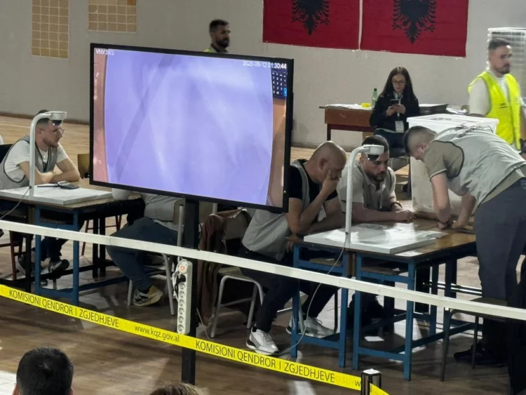 Numërohen 222 kuti nga 1282 në Tiranë, ja si ndahen votat mes forcave politike