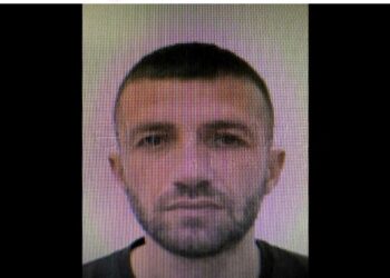 Solli 338 mijë euro drogë në valixhe nga Tajlanda, kush është i arrestuari në Rinas – Sinjali për çantën u dha nga Dubai