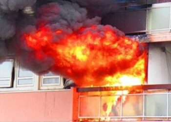 Fier, shpërthen bombola e gazit, plagoset pronari i banesës, 2 policë dhe një zjarrfikës