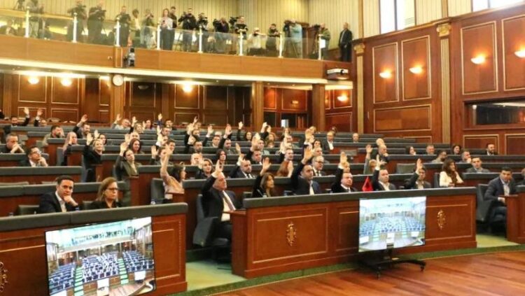 Pas takimit të Kurtit me partitë, sot përpjekja e 38-të për konstituimin e Kuvendit të Kosovës