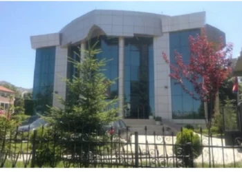 Favorizuan ndërtuesit/ Prokuroria dërgon për gjykim dy zyrtarët e Bashkisë Korçë