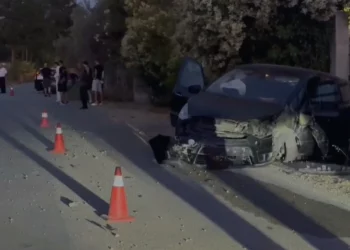 Përplasen dy makina në rrugën Fier-Cakran, 3 pasagjere nisen me urgjencë në spitalin e Fierit