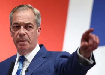 Numri i emigrantëve shqiptarë në Angli/ Nigel Farage këmbëngul: Shifrat e mia ‘OK’, të Ramës gabim