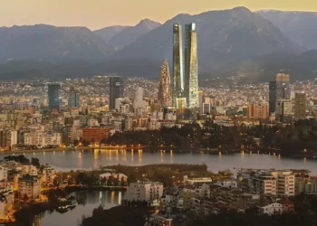 Radio franceze: Si milionat e kokainës e kanë kthyer Shqipërinë në një mini-Dubai