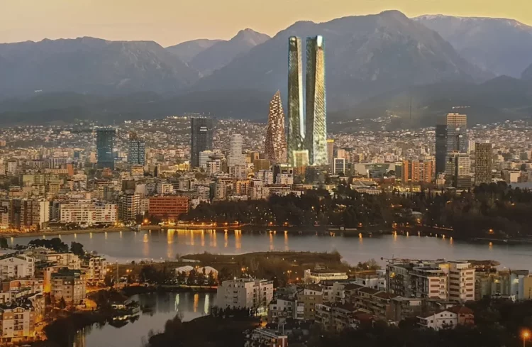 Radio franceze: Si milionat e kokainës e kanë kthyer Shqipërinë në një mini-Dubai