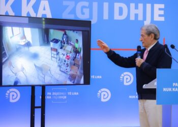 Nga “Treni Bullgar” te mbushja e kutive të votimit/ Berisha publikon prova të reja të manipulimit të zgjedhjeve