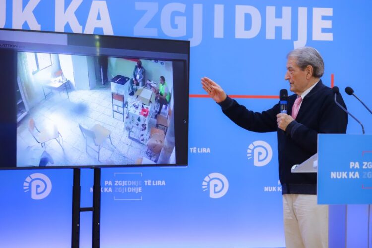 Nga “Treni Bullgar” te mbushja e kutive të votimit/ Berisha publikon prova të reja të manipulimit të zgjedhjeve