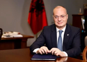 Kufiri detar drejt Gjykatës së Hagës? Ministri Hasani e pohon për median greke