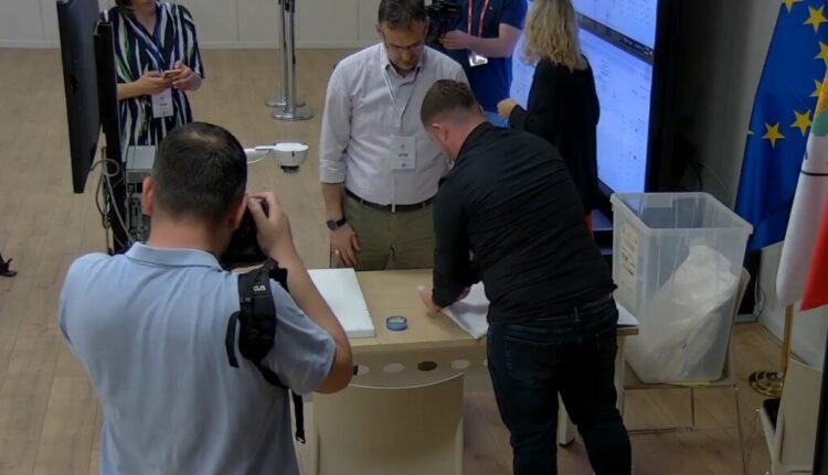 “Kërkesa e Nisma Shqipëria Bëhet”- Hapet një kuti votimi në Vlorë