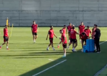 Rej Manaj vazhdon të mungojë në stërvitjen e Kombëtares, shqetësim për Silvinjon