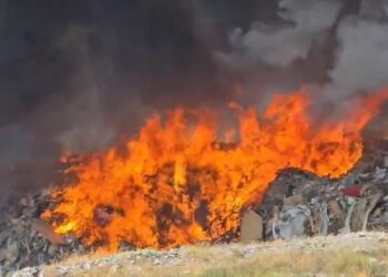 Zjarri në fushën e mbetjeve në Vlorë, nën hetim dy drejtorë të bashkisë dhe tre punonjës