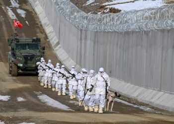 Turqia në gatishmëri ushtarake, “blindohet” kufiri me Iranin Turqia në gatishmëri ushtarake, “blindohet” kufiri me Iranin