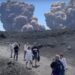 Shpërthen Etna në Itali/ Tymi mbulon ishullin, turistët largohen me vrap (Video)
