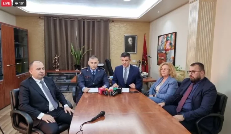 Goditet grupi kriminal i trafikut të armëve dhe drogës në Fier, arrestohen 4 persona (Emrat)